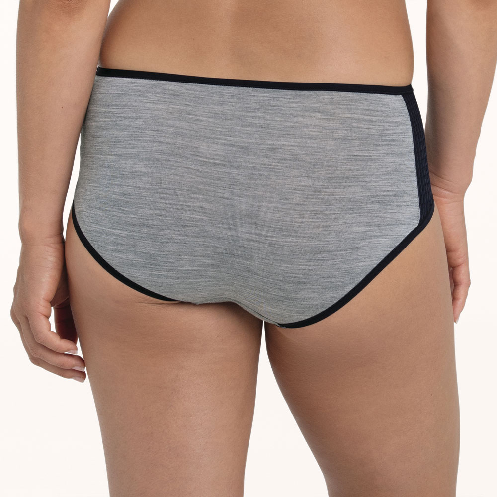 Anita active Sport-Panty HighWaist+ PanAlp Wool in Schwarz/Grau - Model Rückseite