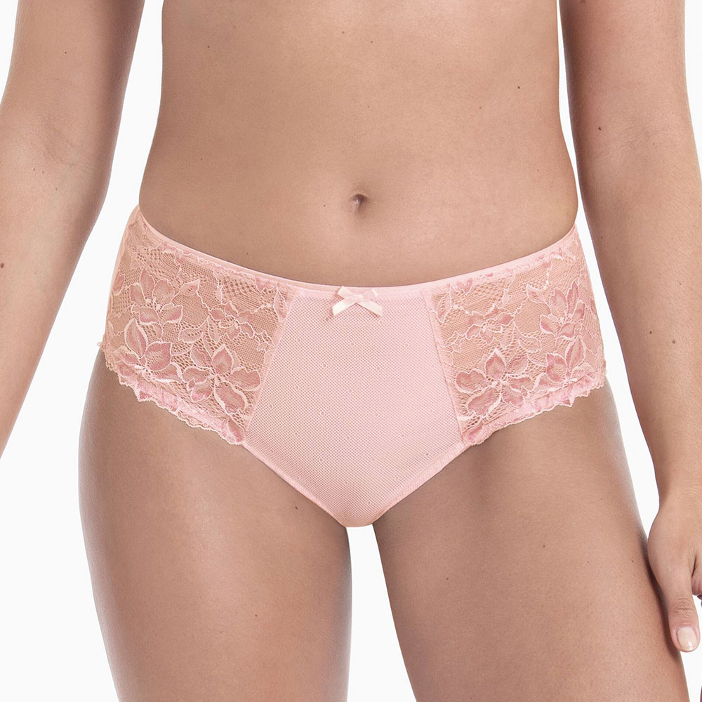 Anita Taillenslip Plus Suzette in wild rose am Model von vorne