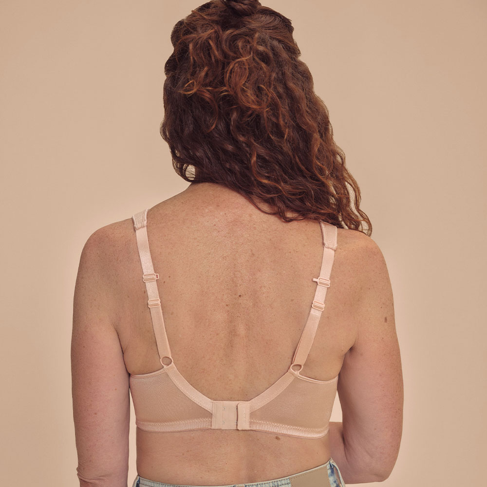 Amoena Prothesen-BH Lissa SBP  in Blush - Model Rückseite Variante 1