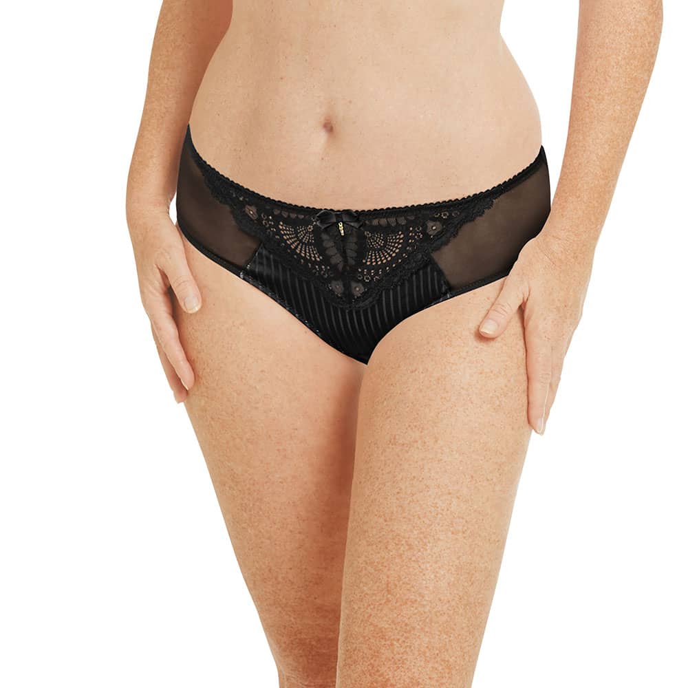 Amoena Karolina Panty 44766 - Model Vorderansicht Amoena Karolina Panty 44766 - Model Vorderansicht