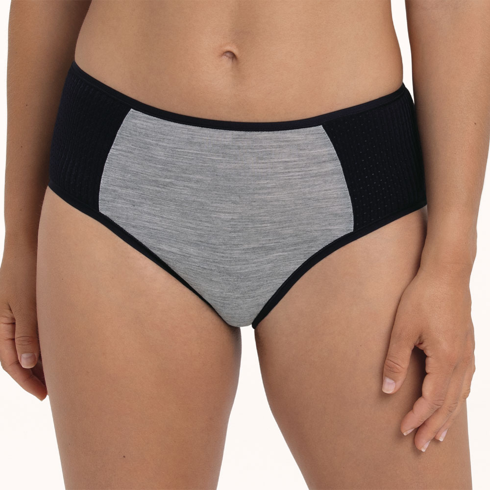 Anita active Sport-Panty HighWaist+ PanAlp Wool in Schwarz/Grau - Model
