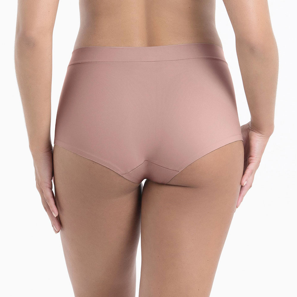 Anita Panty Plus Rosewood getragen am Model von hinten