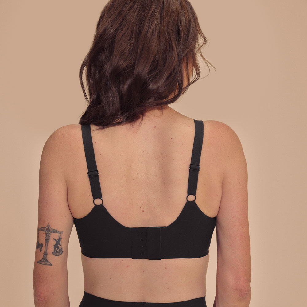 Amoena Prothesen-BH Linda SBP in Schwarz - Model Rückseite