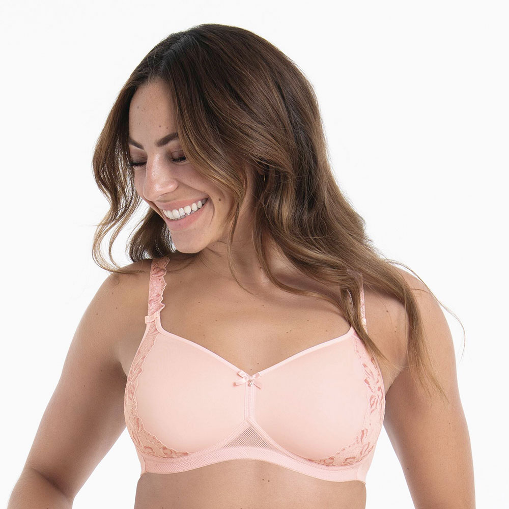 Anita BH Suzette in wild rose getragen am Model von vorne