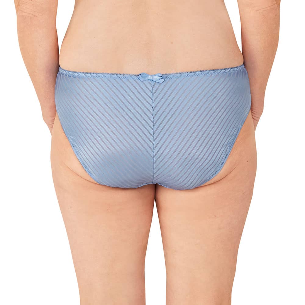 Amoena Panty Karolina in Light Blue - Model Rückseite Amoena Panty Karolina in Light Blue - Model Rückseite