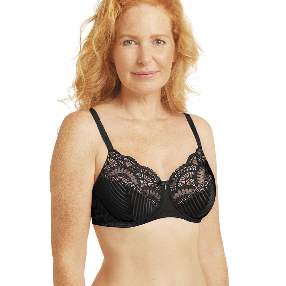 Amoena Karolina SBP 44764 in Schwarz - Model Vorderansicht Amoena Karolina SBP 44764 in Schwarz - Model Vorderansicht
