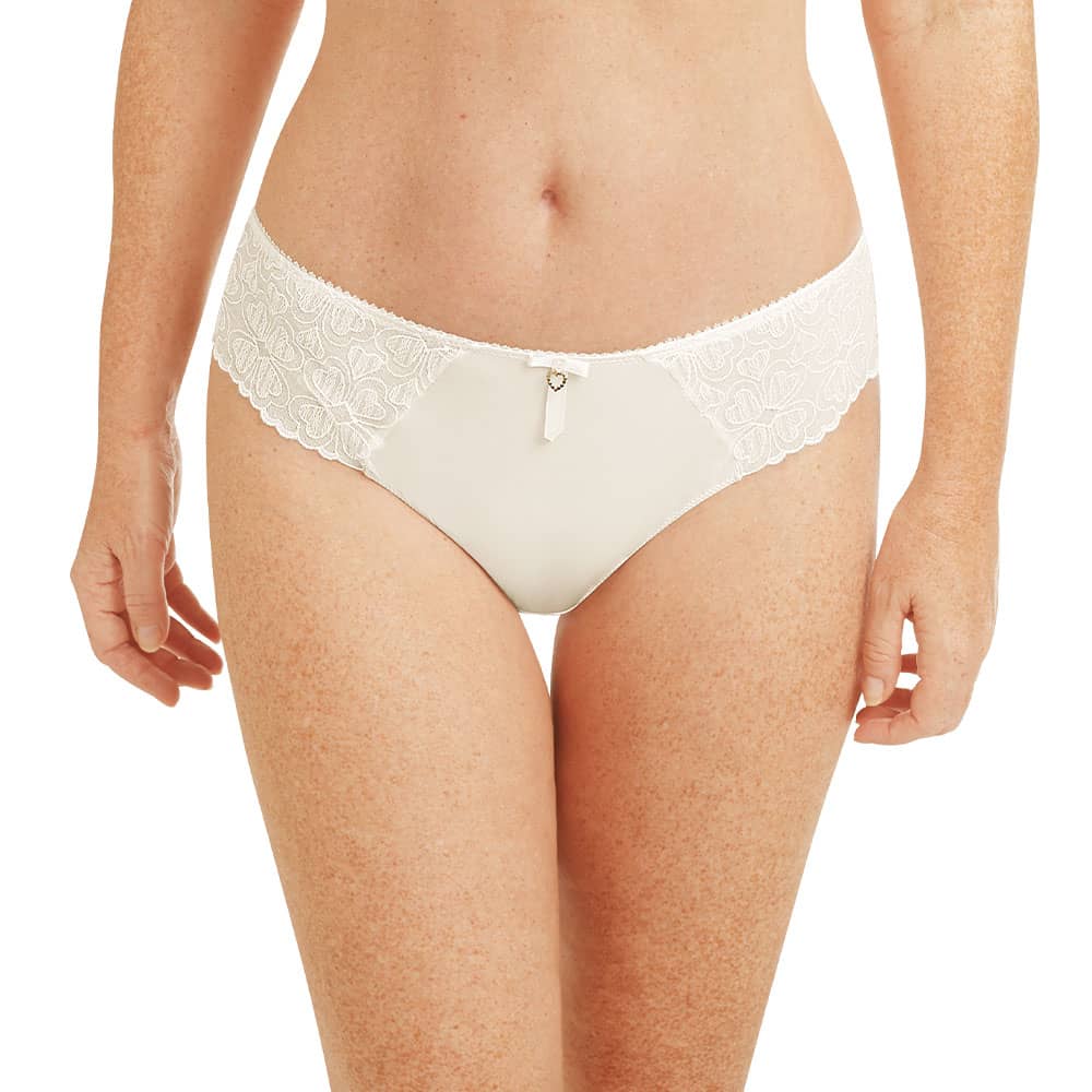 Amoena Be Beautyful Panty 44759 - Model Vorderansicht Amoena Be Beautyful Panty 44759 - Model Vorderansicht